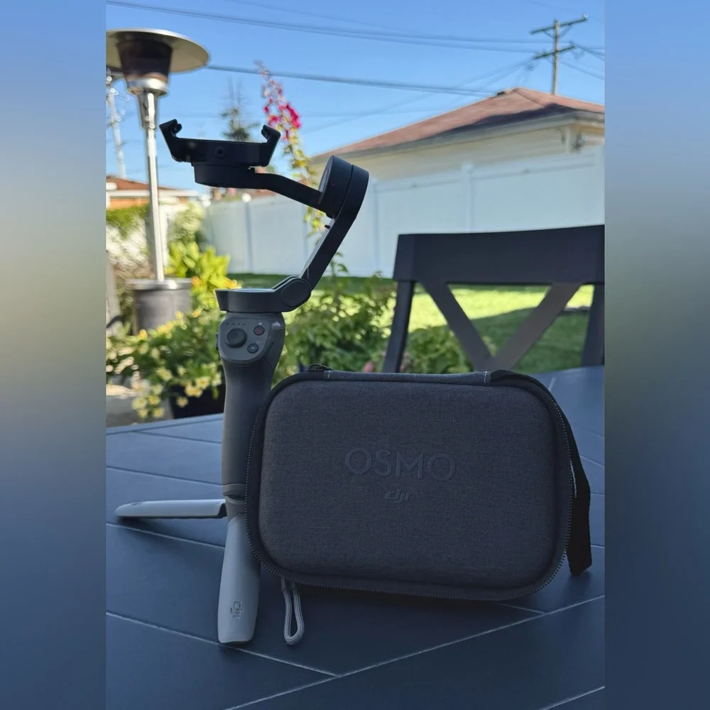 DJI Osmo Mobile 3 - Axis Handheld Stabilizer for Smartphones (video blog)/USED